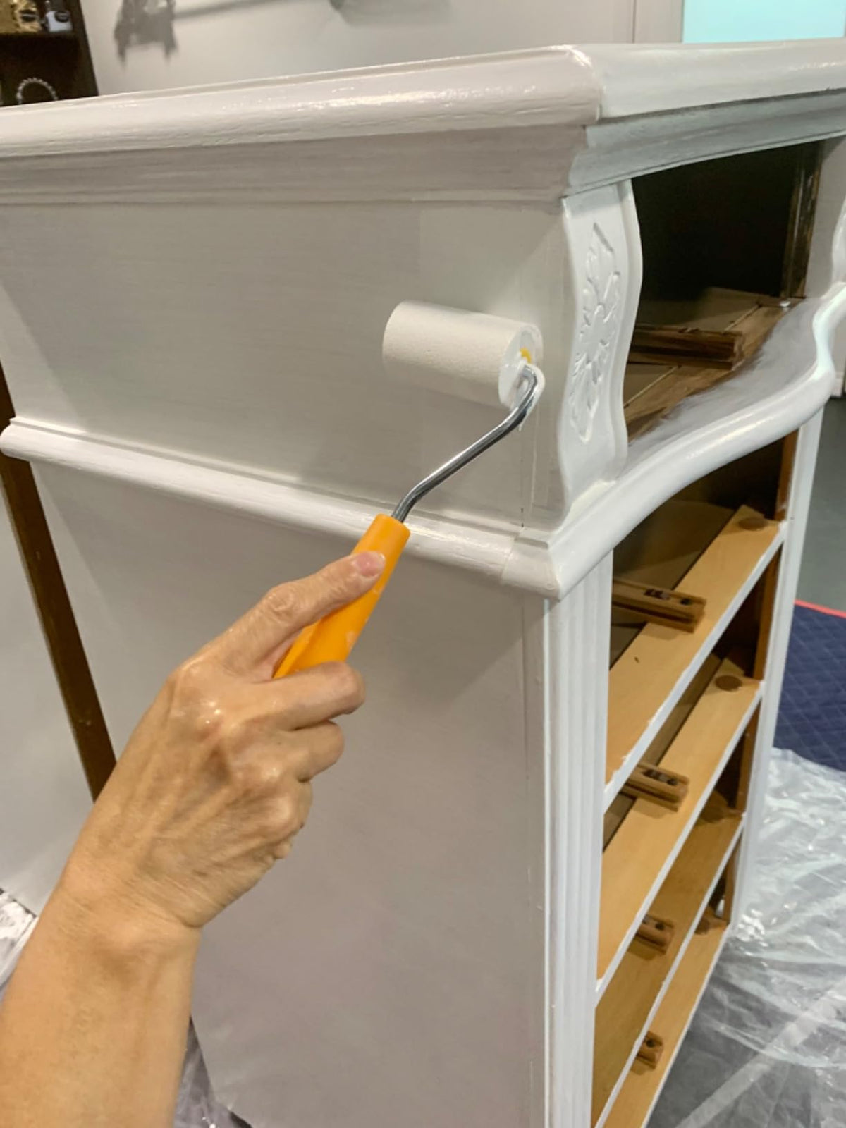 How to Successfully Repaint Furniture: Tips and Tricks for a Perfect F ...